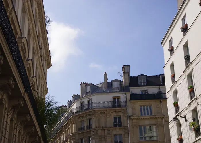 Hotel District Republique Parigi